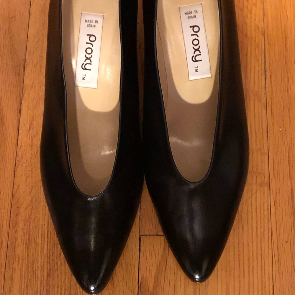 Medium heel dress shoe - worn once